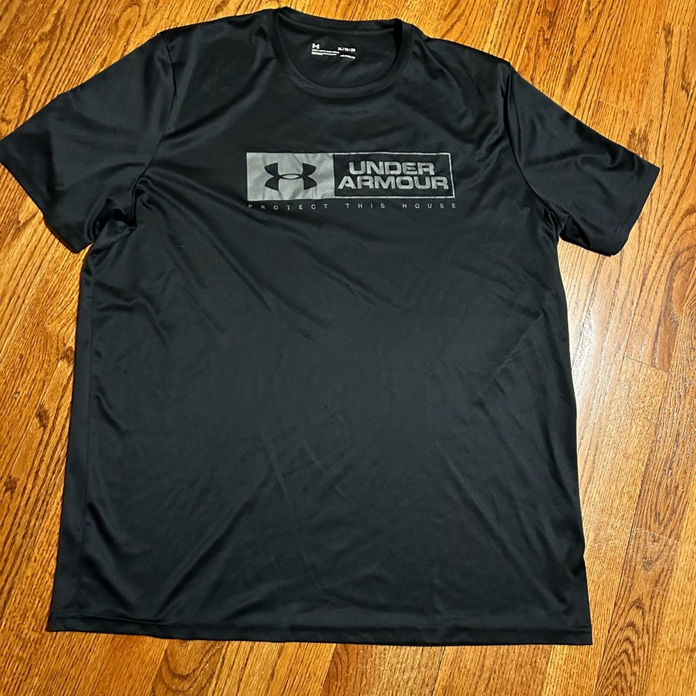 Men’s under armor heat gear shirt